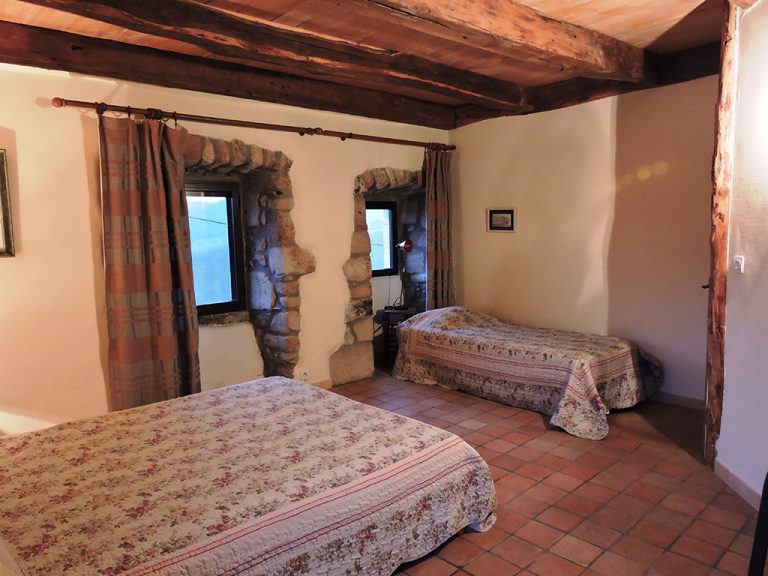 Chambre avec 2 lits simple