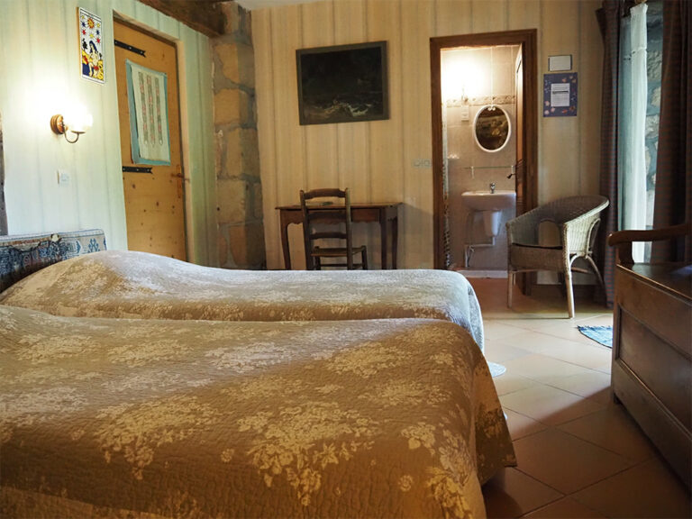 Gite-la-Bergerie-Hameau-de-la-Sourciere-Suite-Etoile-2-Lits-simples
