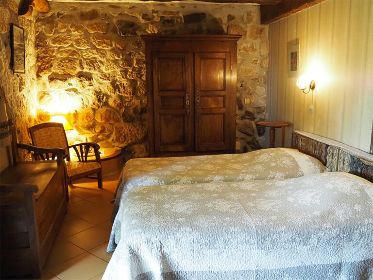 Gite-la-Bergerie-Hameau-de-la-Sourciere-Suite-Etoile