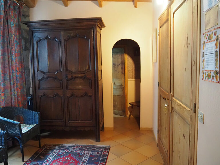 Gite-la-Bergerie-Hameau-de-la-Sourciere-Suite-Papesse-2