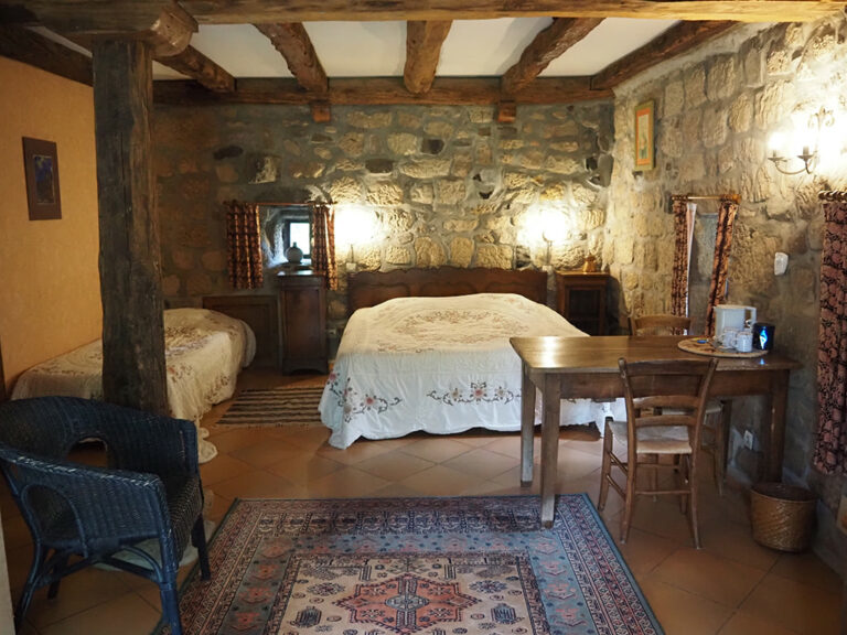 Gite-la-Bergerie-Hameau-de-la-Sourciere-Suite-Soleil