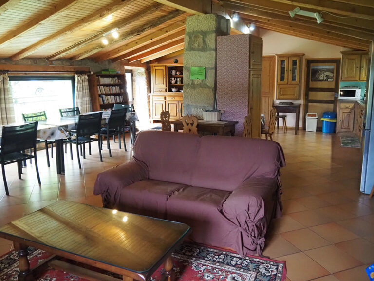 Gite-la-Bergerie-Hameau-de-la-Sourciere-Suite-Soleil-Sejour
