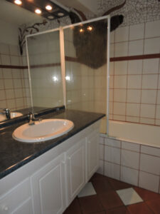 Salle-de-bain-Petite-Sourciere